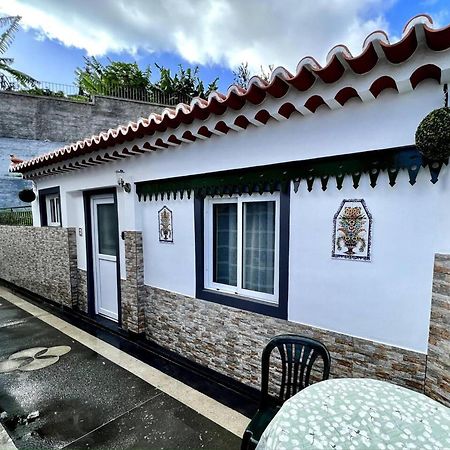 Modern Minimalist Studio With Essential Comfort Funchal  Bagian luar foto